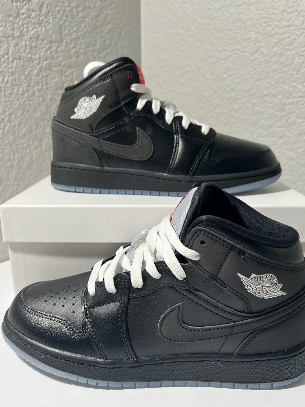 Air Jordan 1 Mid BG Black White Wolf Grey high top sneaker HV5180-010 Youth 4.5Y
